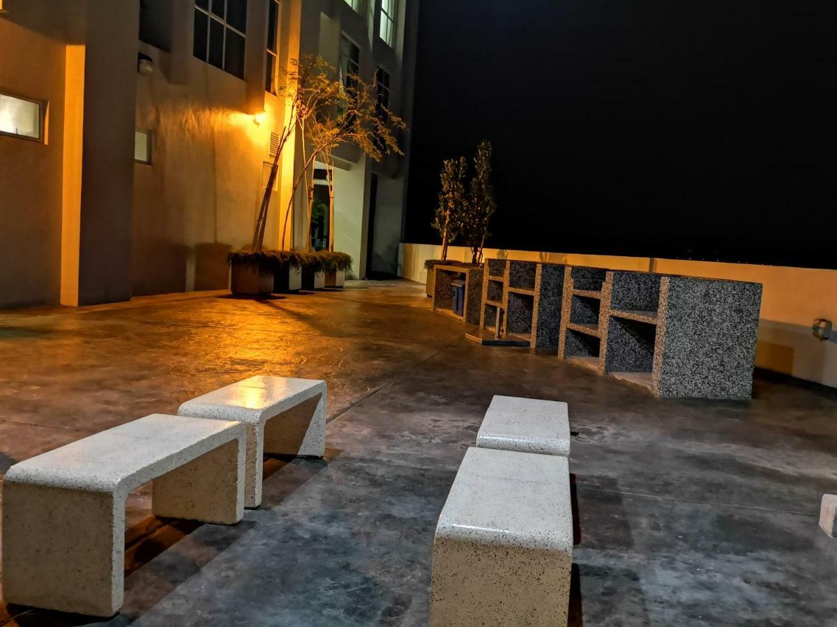 Strait Garden Suites X Ace Pro @ George Town Jelutong Eksteriør billede